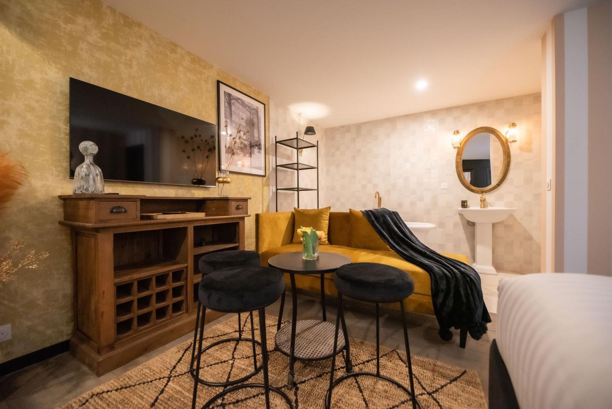 Monsieur Montmartre - Moulin Rouge Appartement